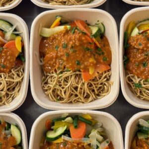 Groentecurry met noodles