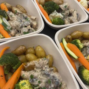 Kip in champignonroomsaus met krieltjes en groentemix